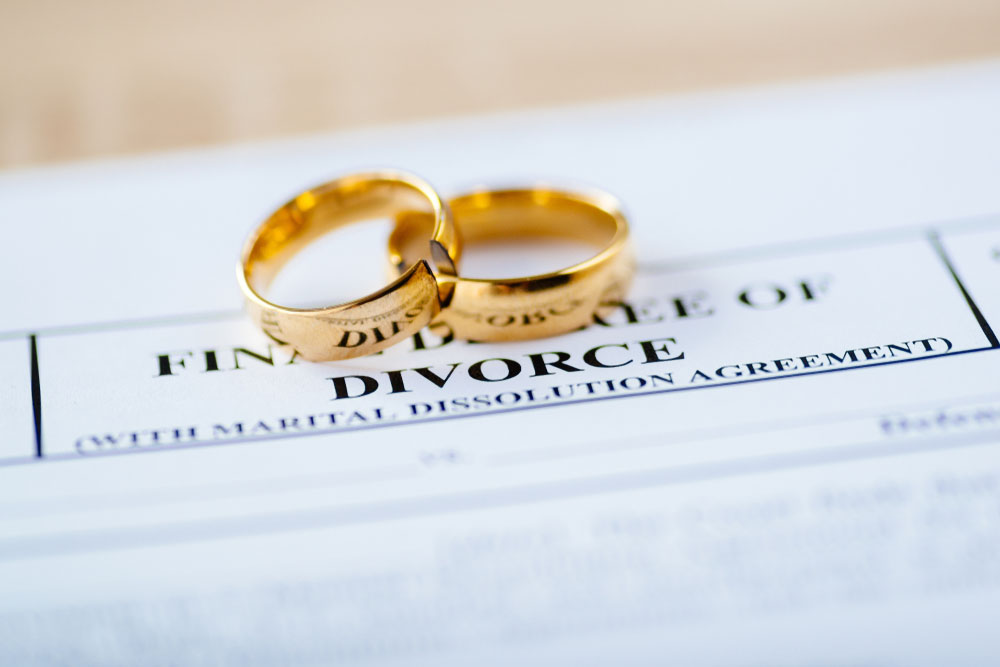 A Quick Guide To UK Divorce Law: Why You Should Always Hire A Solicitor