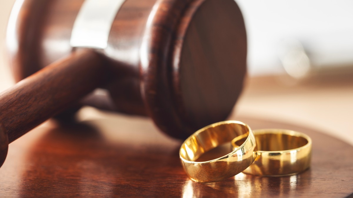 What Is the Difference Between a Contested and Uncontested Divorce?